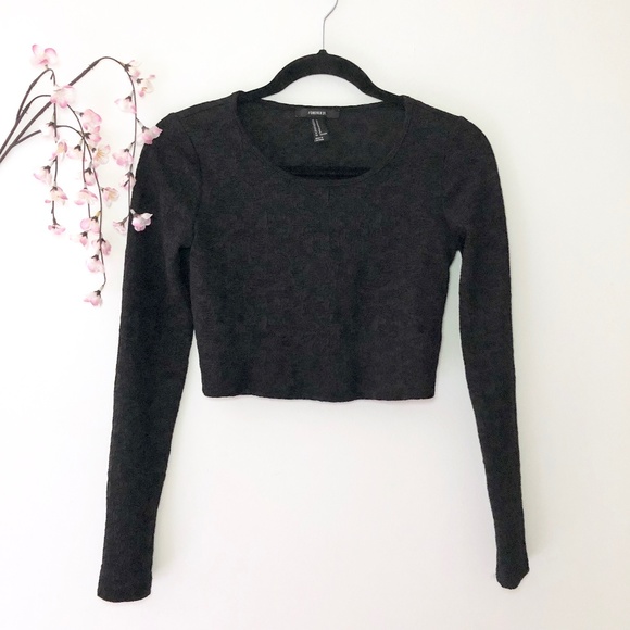 Forever 21 Tops - Forever 21 Black Long Sleeve Crop Top